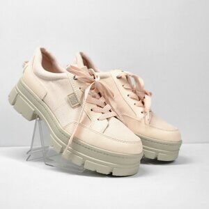 UGG ashton hybrid Merging shoe, sneaker, and boot Sz 9 NEW